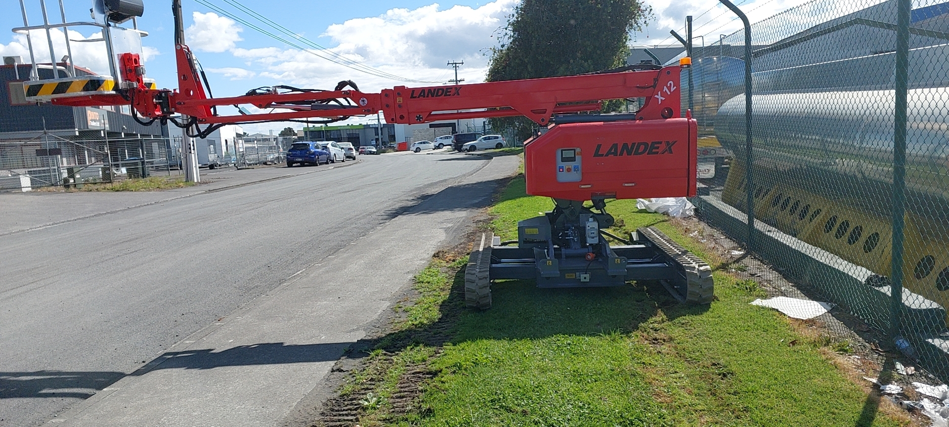 12m Crawler Boom Lift | Bi-leveling Tracked Lift | CE/ANSI Certified