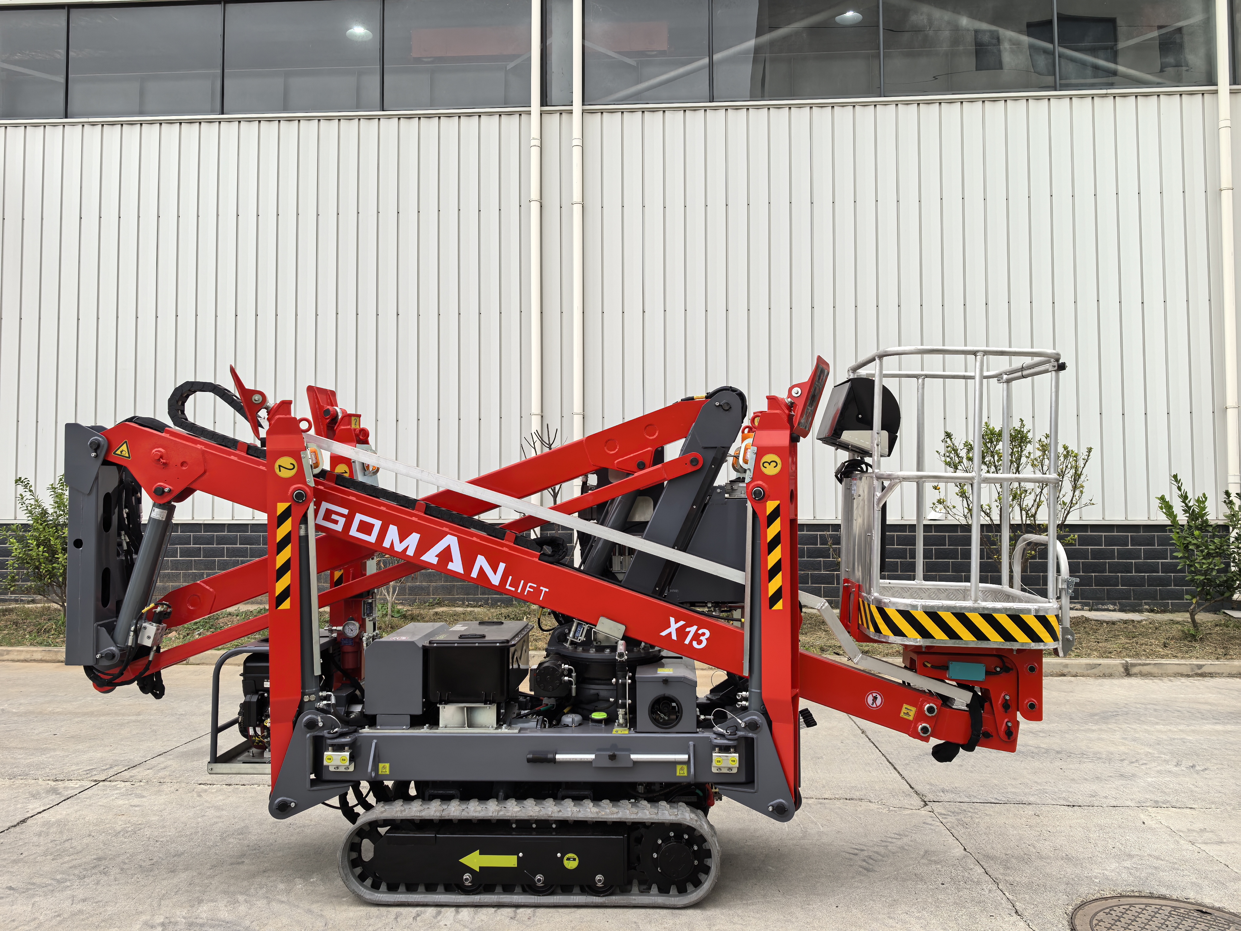 What&nbsp;Is&nbsp;a&nbsp;Rubber&nbsp;Tracked&nbsp;Lift&nbsp;and&nbsp;When&nbsp;Should&nbsp;You&nbsp;Use&nbsp;One?